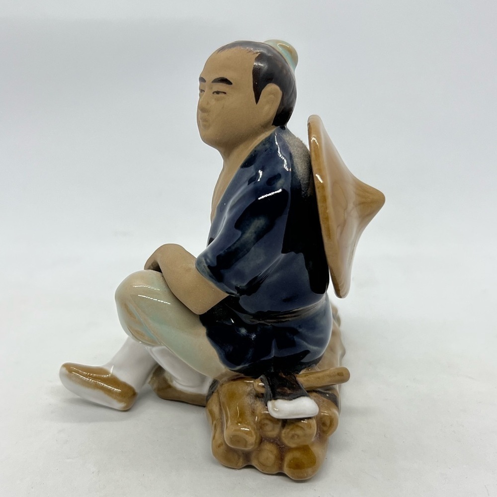 Vintage Chinese Wanjiang Mudman on Wood Pile w/ Axe & Hat Figurine-Signed - Picture 2 of 6